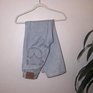 Levi’s Ribcage Straight Jean